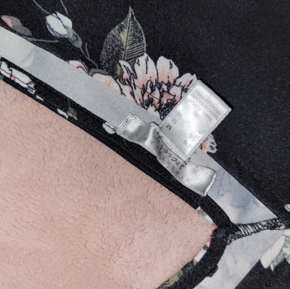 Blose - Picture 1 of 2